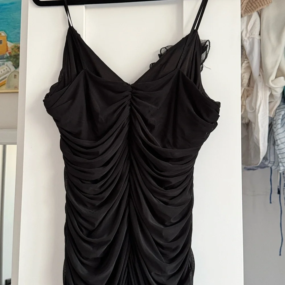 River Island Black Ruched Midi Dress - Picture 3 of 4